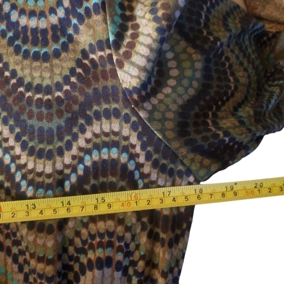 RUCHED Dress with three Quarter Sleeve, Crewneck, Side Tie, Bubble Wave Pattern - Picture 7 of 10